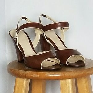 Classy, this pair is for work or play❣